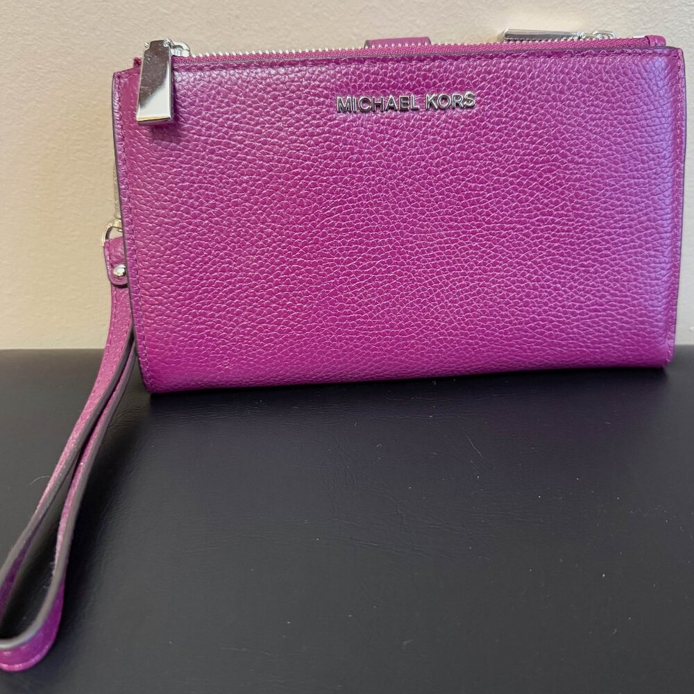 MICHAEL Michael Kors Adele Leather Smartphone Wallet